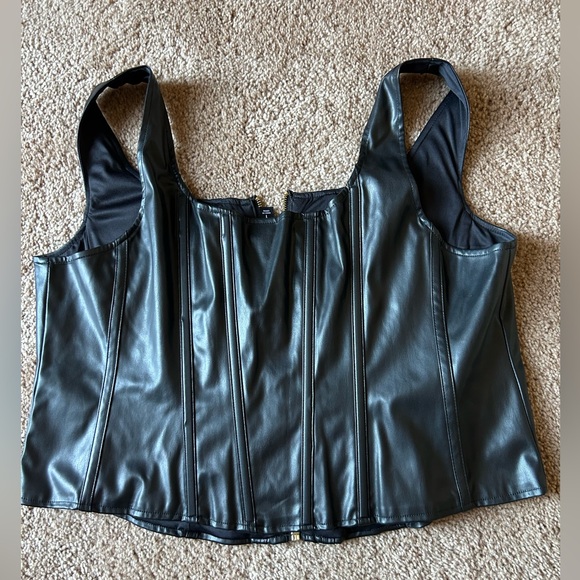 Leather corset top - Picture 2 of 4